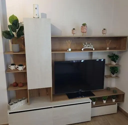 ολοκαίνουρια Iosif's Peraia (Thessaloniki)