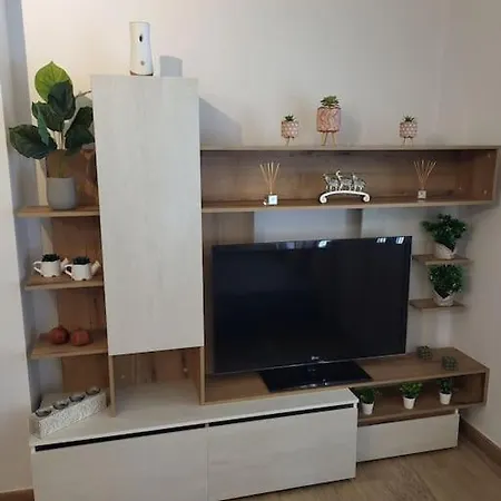 ολοκαίνουρια Iosif's Peraía